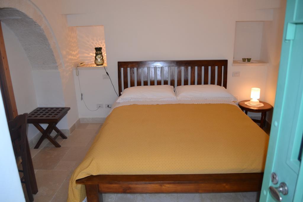 B&B Corte Del Camedrio Cisternino Δωμάτιο φωτογραφία